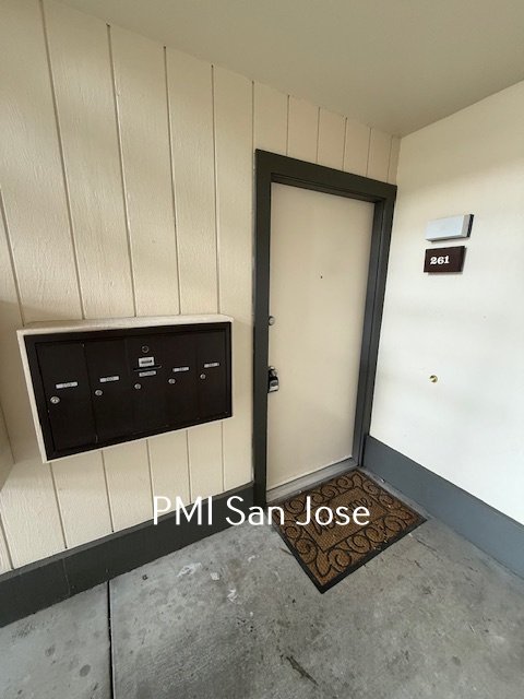1 Bed 1 Bath 681sqft condo available in Santa Clara property image
