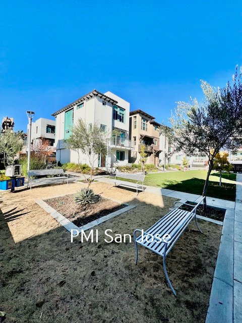 4 Bed 3.5 Bath home available in Communication Hill property image