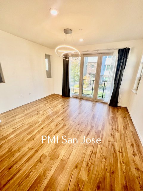 4 Bed 3.5 Bath home available in Communication Hill property image