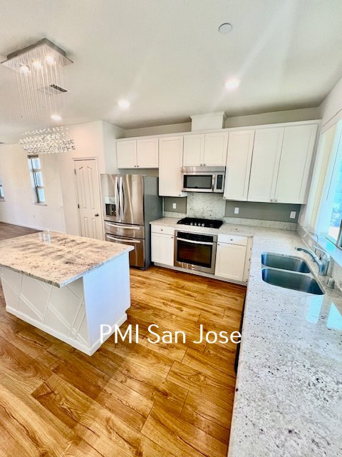 4 Bed 3.5 Bath home available in Communication Hill property image