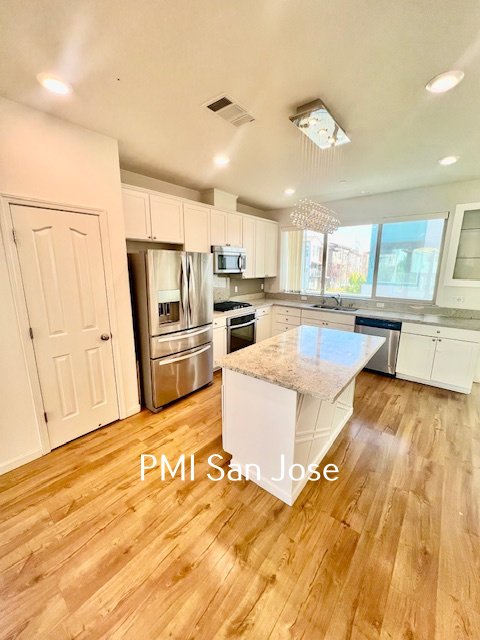 4 Bed 3.5 Bath home available in Communication Hill property image